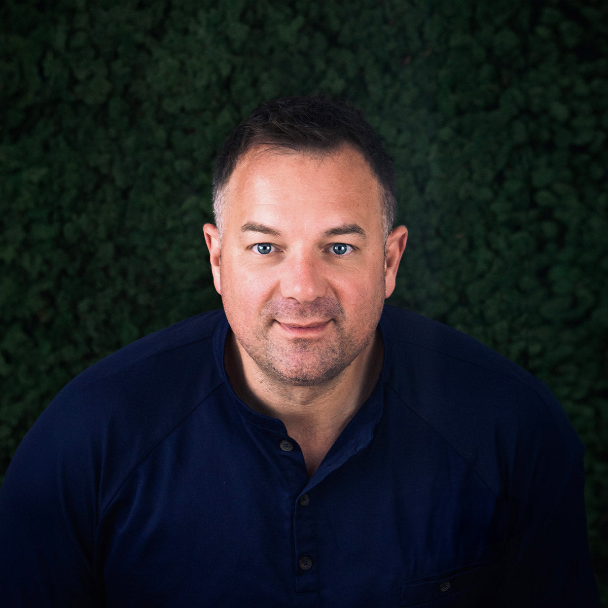 Portraitaufnahme von Rainer Schorer, Chefkoch bei sports 360 und Produktentwickler bei Upgreat. 